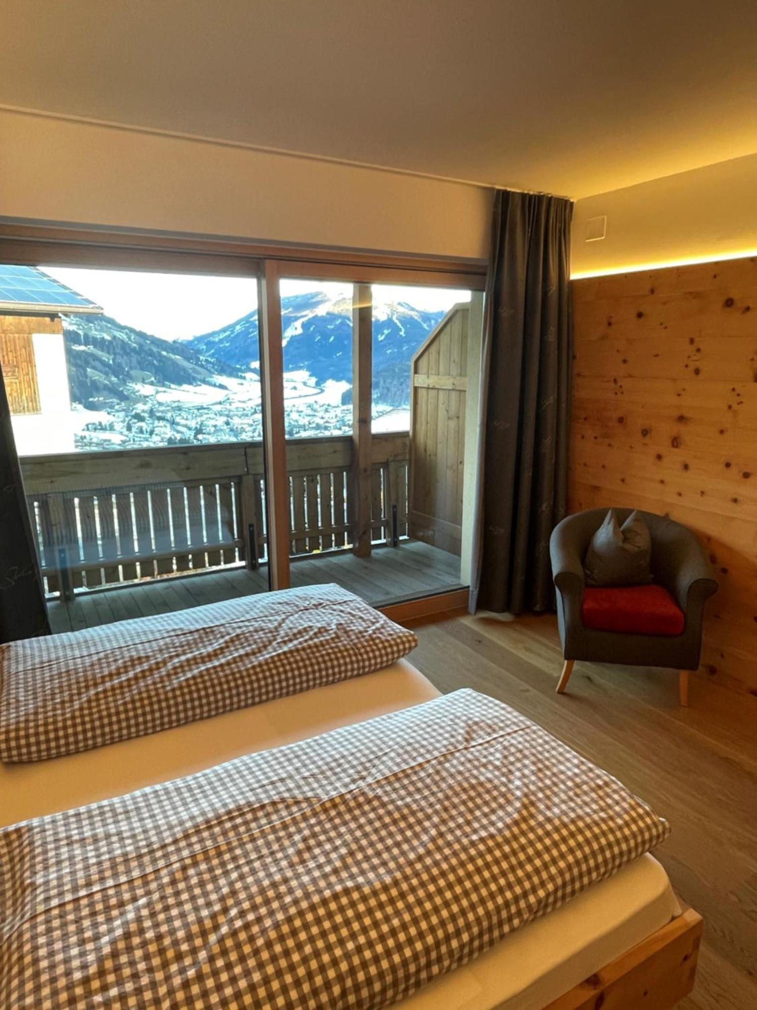 Schopfenhof 4*